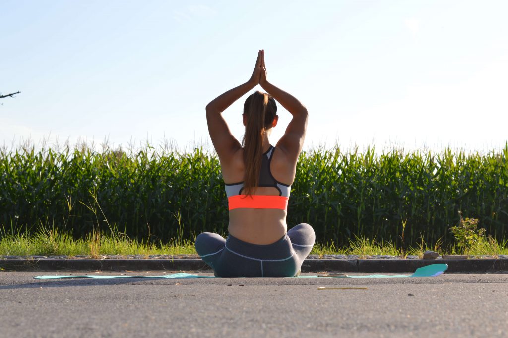 yoga-trainhard-eatwell-blogger-fitness-sport